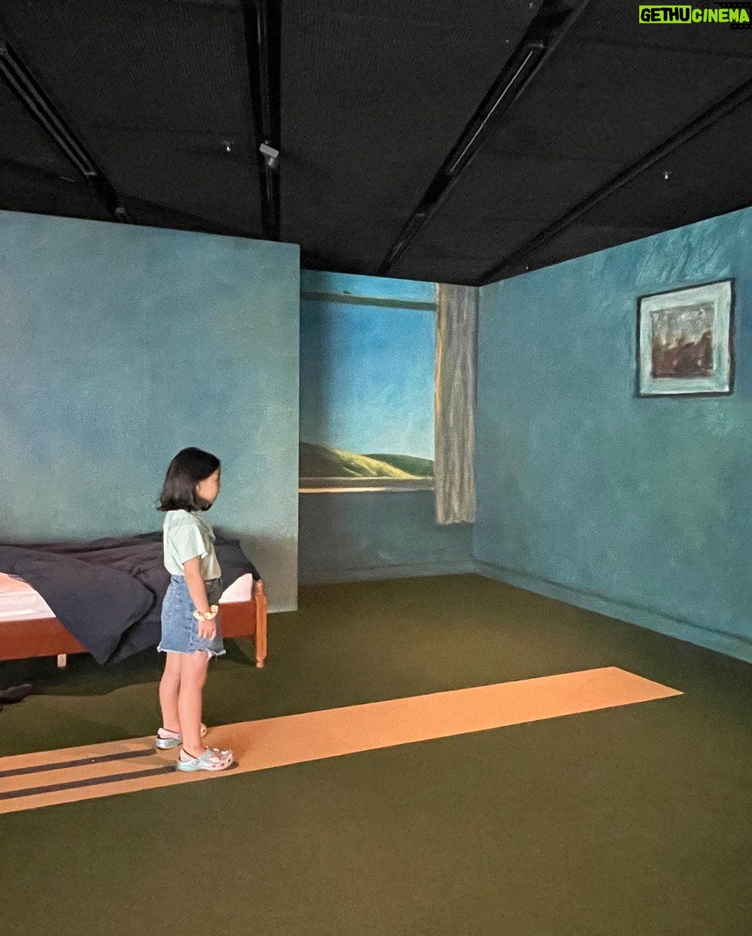 Lee Yoon-ji Instagram - 충만하기 그지없었던 에드워드호퍼전시. 호퍼씨 내가 당신을 그때 만났더라면 요즘말로 덕후가 되어 쫒았을텐데요.. #감사해요#햇님언니찬스#서울시립미술관