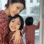 Lee Yoon-ji Instagram - 눈곱이고 침자국, 파자마까지 함께면 주말바이브 완성이야. 눈오는 아침 신나서 사진협조없는 강아지는 찍지마시고.#happywinter#itssnowing❄️