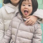 Lee Yoon-ji Instagram - 놀이터미용실#급앞머리#엄마는끝까지하지말자했다라니야?#아이고너한테는안물었네꼬맹이#또울이의첫앞머리#엄마아빠한테혼나겠다