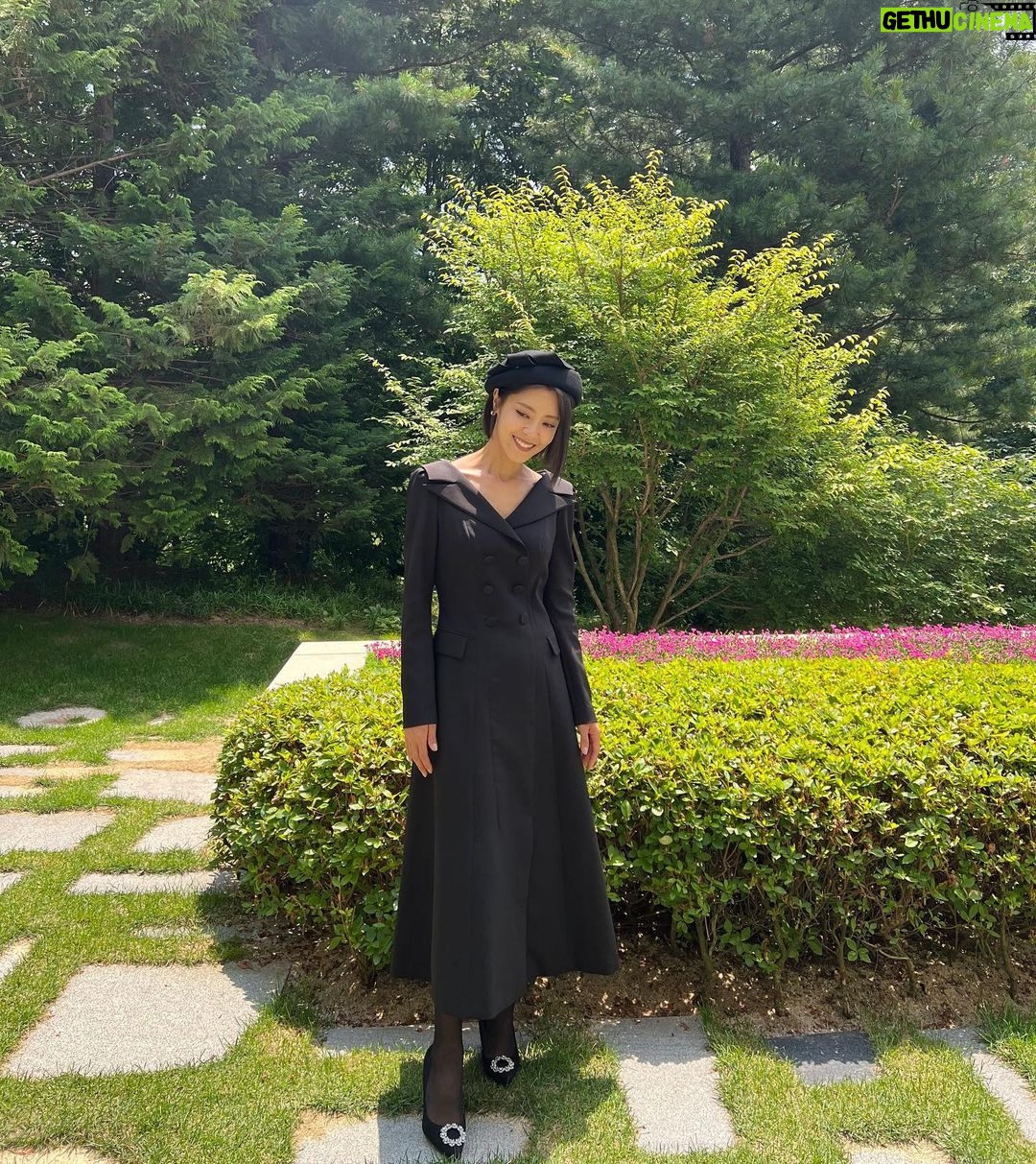 Lee Yoon-ji Instagram - 지난봄부터찍은 #마이데몬 이 요즘방송중인데요. #노수안 역으로 내내 재미났고, 멋잔뜩부려봤고, 강배우 유정배우보느라눈마저호강였던 시간을 함께 여러분도 즐겨주세요. #말해모해#니맘내맘#보고만있어도#내딸내아들저렇게크게해주세요#절로빌고있잖아 #SBS#금토드라마#마이데몬 그와중에... 즈이딸 “엄마아..엄마 저 이모한테 왜그래? 왜엄마 나빠졌어? 안돼애 우리엄마 나빠지면안돼애.. 엉엉엉” #할많하않#고마울어라#엄마잡이다잡#제발울지마
