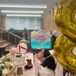 Lee Yoon-ji Instagram - 어린시절의 추억을 쌓는일은 마음통장을 두둑히 하는일과 같은법. 너의생일을 축하하기위해 달려온 사람들과 너무행복하다는 네가 오늘도 소중해. 매일을 축하해 아가#끝나지않은생파#시티케이션#생일이라고예쁘게꾸며주신팀장님감사해요옹#돌상이후꽃상은처음#덕분에엄마어깨힘#이제끝났나생파