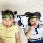 Lee Yoon-ji Instagram - 여름이 절반정도 지난것 같아요. 너무뜨거운 날씨에 아이들과 헥헥거리며 걸은뒤 시원한 수박을 먹을수있어 참 감사한 순간이 존재한 날이었습니다. 무섭고 마음아픈일들도 많은 요즘, 마음을 낮춥니다. 오늘밤도 비가많이내린다고 하네요. 부디 우리 안녕하기를. #여름수박#수박팩#머리열마음열다내려요