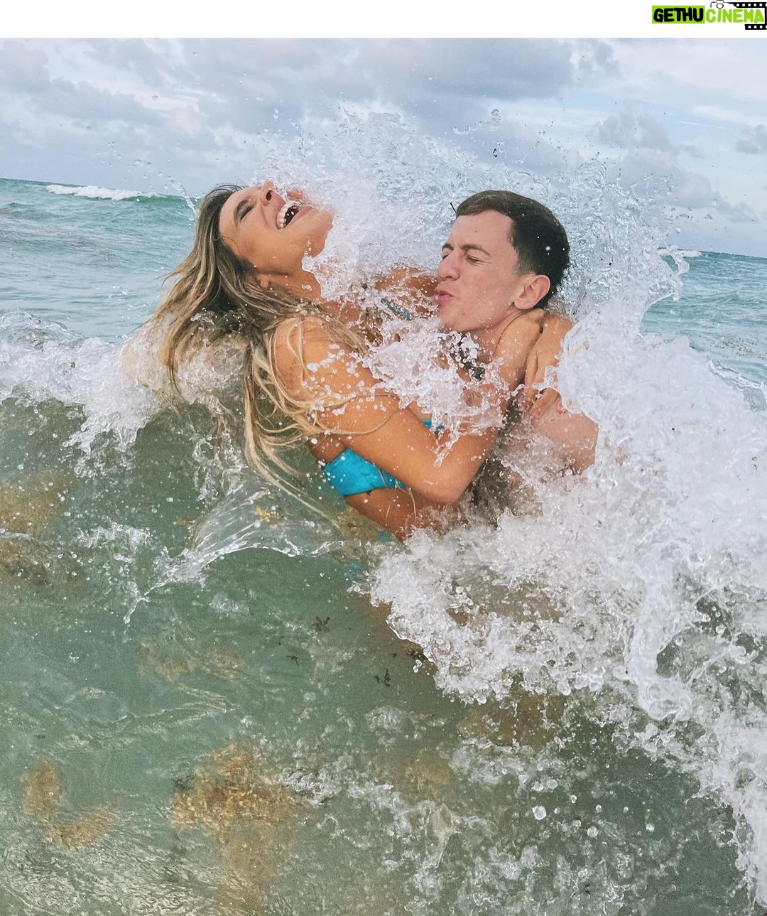 Lele Pons Instagram - Happy Birthday to the love of my life and husband❤️ te amo mi amor! You bring happiness to everyone who knows you and have the sweetest heart. I’m so lucky to have someone as talented, funny, charming, passionate, and honest as you in my life! You’re my best friend and the person i want to have kids with one day❤️ Feliz cumpleaños al amor de mi vida y esposo❤️ te amo mi amor! Haces feliz a todos los que te conocen y tienes el corazón más dulce. ¡Soy tan afortunada de tener a alguien tan talentoso, divertido, encantador, apasionado y honesto como tú en mi vida! Eres mi mejor amigo y la persona con la que quiero tener hijos algún día❤️