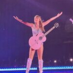 Lele Pons Instagram - CRYING… SCREAMING!!😭😭😭 I have the best husband! Not only did he get me Taylor swift concert tickets as a gift but also my friends tickets! For many its not a big deal but its the thought that counts and how grateful i am to have @guaynaa Literal tengo el mejor esposo del mundo…No solo me regalo tickets para ir al concierto de Taylor Swift como regalo, pero también tickets para mis amigas! Para muchos no significa nada pero es el detalle que cuenta y lo mucho que me siento afortunada de tener a alguin como @guaynaa 🥹🥹🥹🥹🥹🥹