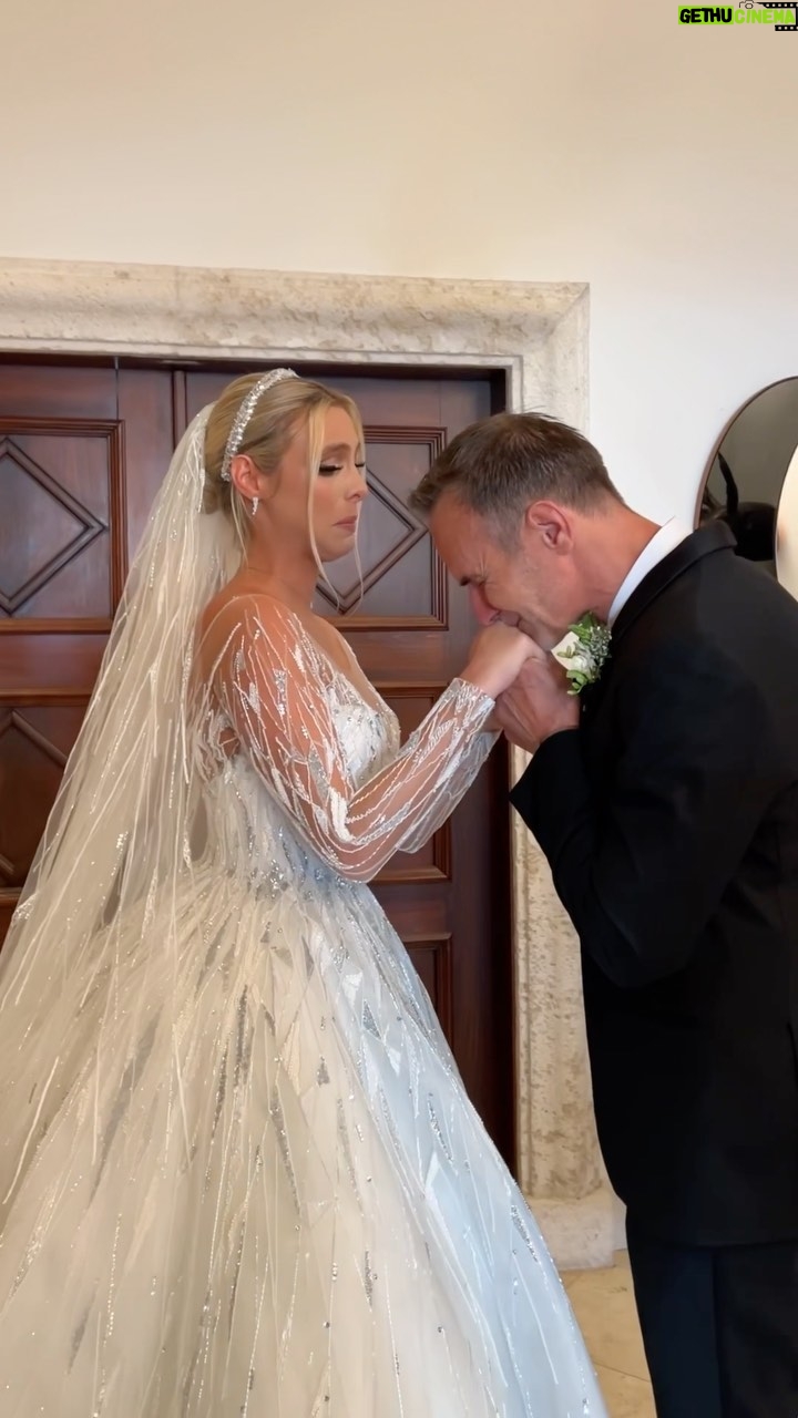 Lele Pons Instagram - HAPPY FATHERS DAY ❤️ te amo Papi ! this moment is so special to me …@luisponsdesign