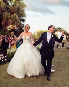 Lele Pons Instagram - 3/4/23 💍❤️ Bridesmaids dresses: @pninatornai @kleinfeldbridal @naturalizer Florist: @bircheventdesign Event design: @giannasanfilippo