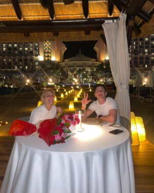 Lele Pons Instagram - Honeymoon / Luna de Miel🧡 (DUBAI)

Thank you @hiltondubaipalm @hiltonhotels for having us ! #hiltonpartner 

@visit.dubai - Dubai Tourism

@platinumheritage - Desert safari