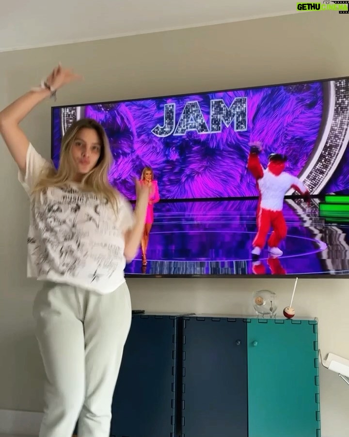 Lele Pons Instagram - DANCE MONTERS ON @netflix !!! First 3 episodes are outtttt! AHHH❤️ @neyo @ashleybanjogram @iamashleyroberts
