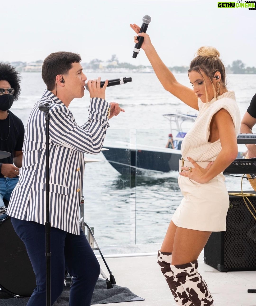 Lele Pons Instagram - Happy Birthday to my fiancé 😍🥺 Te amo mi amor! You’re the most amazing person i’ve ever met and i cant wait to spend the rest of my life with you! Love you baby! Let’s celebrate…❤️