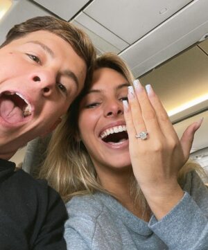 Lele Pons Instagram - We’re getting married!!!❤️💍 I love you with all my heart @guaynaa !! Can’t wait to spend the rest of my life with you! 100x YESS!!! 

¡¡¡Nos vamos a casar!!!!❤️💍 Te amo con todo mi corazón @guaynaa !! ¡No puedo esperar para pasar el resto de mi vida contigo! 100x SÍ!!!