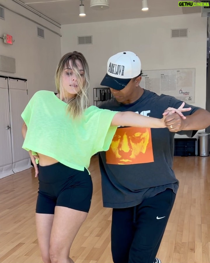 Lele Pons Instagram - Every time @guaynaa comes to see me practice for βDancing With The Stars.βπππ