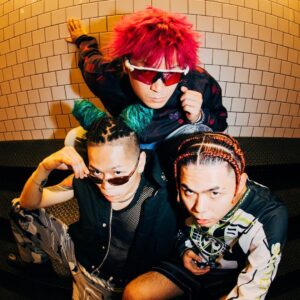 Leon Fanourakis Instagram - 🚀NEWS🚀

XEONWORLDVIEW DELUXE
4月21日(金)配信リリース
リンクはハイライトから🦁

トラックリスト
01 ブチ上げ戦隊 feat. LEX
02 エロくていい女 feat. ちゃんみな
03 俺らは猿 feat. MIYACHI
04 TOBE!!! feat. ゆるふわギャング
05 IKKI
06 慌てん坊のサンタクロース
07 DAISOUSA feat. ralph
08 GOOD PU$$¥ feat. ¥ellow Bucks
09 GODZILLA Freestyle

Artwork @ole_takeru_shibuya
Photo @cherrychillwill

@santaworldview.official
@yungxansei
@lex_zx_lex_0
@minachanxx
@kingmiyachi
@iamrealnene
@ishidaryugo
@ralph_ganesh
@yellowbucks_tttg
@moneyjezus
@nnnyamie
@onepercent.jp

#XEONWORLDVIEW #XWV #XWVDX