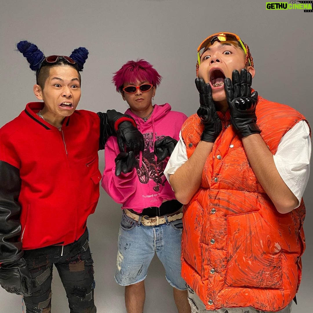 Leon Fanourakis - 2.1K Likes - 今日リリースしたEP
XEONWORLDVIEW
サンタとXanseiと夏から制作した、思い出いっぱい詰まった作品です✨かなり陽気な感じに仕上がったと思う😂みんなどの曲が好きか教えて🦁シッシー
リンクはハイライトから🔗
@santaworldview.official
@yungxansei
@onepercent.jp
#XEONWORLDVIEW #XWV