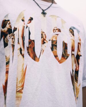 Leon Fanourakis Instagram - 🦁Leon Fanourakis x LFYT "MUSA" Merch🦁
⁡
今週日曜から開始する俺の5大都市ツアーにてLFYT @lafayette_nyc とコラボして作ったTシャツを販売するよ👕❤️‍🔥一緒にデザインして楽しかった😆

全会場で販売するから買ってね💪
⁡
Thank you @lafayettecrew @a_killa045
Photo by @e.can.z
@onepercent.jp