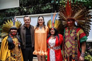 Leonardo DiCaprio Instagram - I was honored to spend time with Sônia Guajajara, Brazil's Minister of Indigenous Peoples, Célia Xakriabá, Member of Brazil's Chamber of Deputies, and Lily Gladstone, Actor in Killers of the Flower Moon at the event in Cannes, France to support the Indigenous people leading the conservation of the Amazon rainforest. My organization @rewild and our partners stand with Brazil's +900,000 Indigenous people from 300 Indigenous groups.

Photo: @leo.otero
