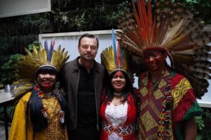 Leonardo DiCaprio Instagram - I was honored to spend time with Sônia Guajajara, Brazil's Minister of Indigenous Peoples, Célia Xakriabá, Member of Brazil's Chamber of Deputies, and Lily Gladstone, Actor in Killers of the Flower Moon at the event in Cannes, France to support the Indigenous people leading the conservation of the Amazon rainforest. My organization @rewild and our partners stand with Brazil's +900,000 Indigenous people from 300 Indigenous groups.

Photo: @leo.otero
