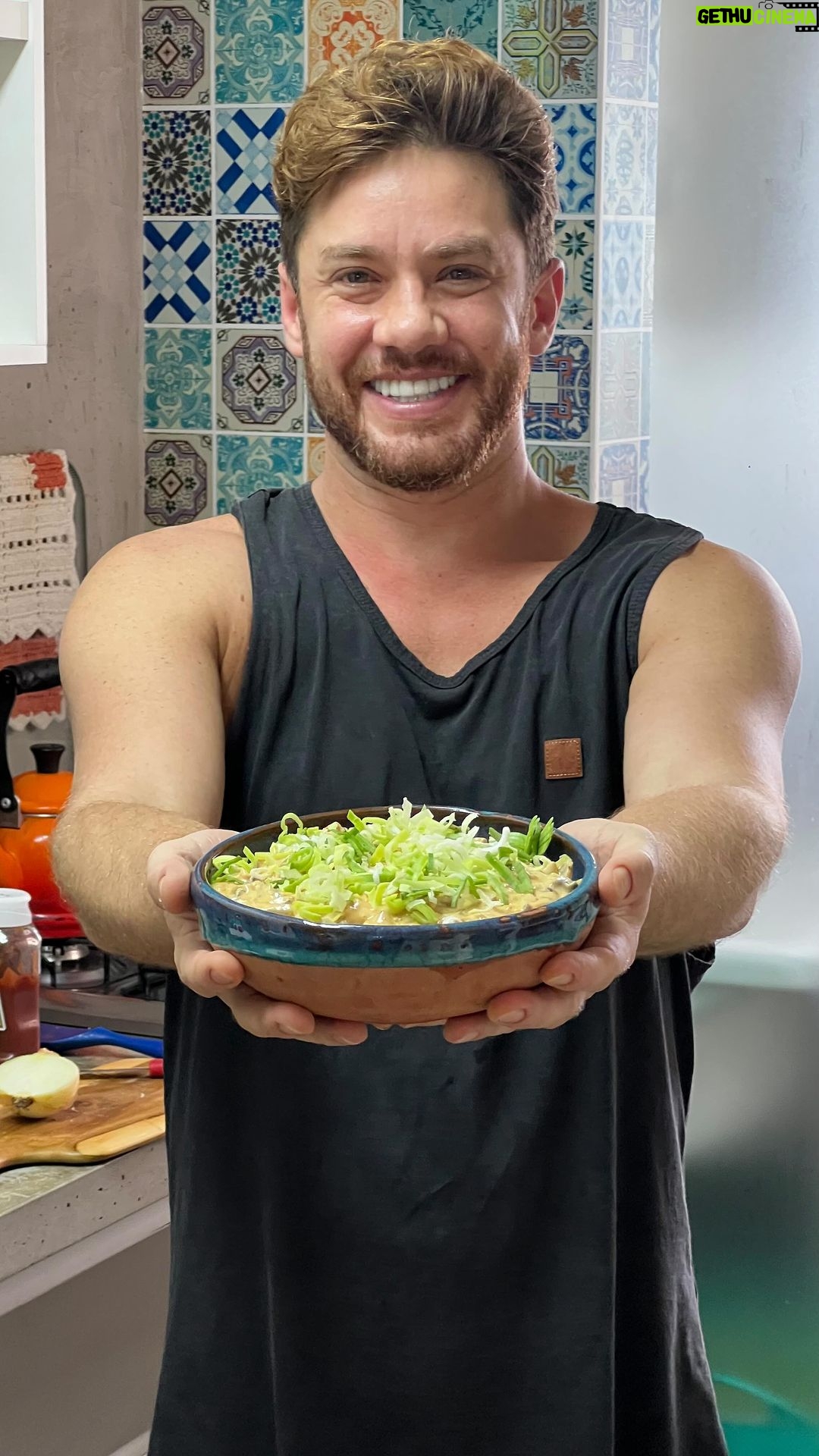 Leonardo Miggiorin - 6.2K Likes - Sobre coragem, afetos e cogumelos! 🍄♥️👨🍳
#chef
#cozinha
#ousadia