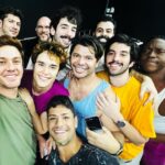 Leonardo Miggiorin Instagram – Hoje tem @theboysintheband_br e você não vai deixar pra última hora, né? Cadê você aqui no Teatro Procópio Ferreira? 🎂🎉🎁 #sp #teatro 

Terças e quartas, 21h.

E que delícia estar nessa banda, com esse grupo incrível!! Direção do amigo-mestre @ricardograsson com assistência do fantástico @hheitorgarcia. 

Já é sucesso!! Vem também!! 
produção: @zuza_produtora 

@alonsobarros 
@caioevangelista_oficial 
@mateusribeir0 
@caiopaduan 
@tiagobarbosaoficial 
@juliooliveira1 
@heberwgutierrez 
@ootaviomartins 
@procopioferreiraoficial