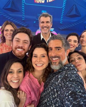 Leonardo Miggiorin Instagram - Que delícia foi esse reencontro gente, e hoje vocês vão poder conferir tudo no @caldeiraocommion! 💜

Meus queridíssimos de Mulheres Apaixonadas reunidos novamente, quanta nostalgia e fofoca boa que rolou.

Quero todos vocês ligados hoje hein, às 15h50 na Globo!