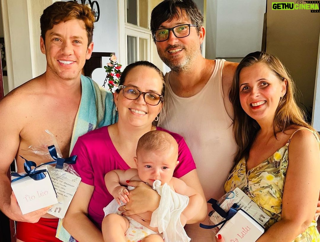 Leonardo Miggiorin Instagram - Família é raiz, é afeto, é alegria!! Pra todos os momentos, família unida! Gratidão, meus amores, vida longa para essa turma tão especial!! Obrigado por cada momento, cada sorriso, cada abraço! Aniversário de minha mãe, tão amada e animada!! #terezafez70 #70 #aniversario #mg #familia #♥️ Bichinho MG/Brasil