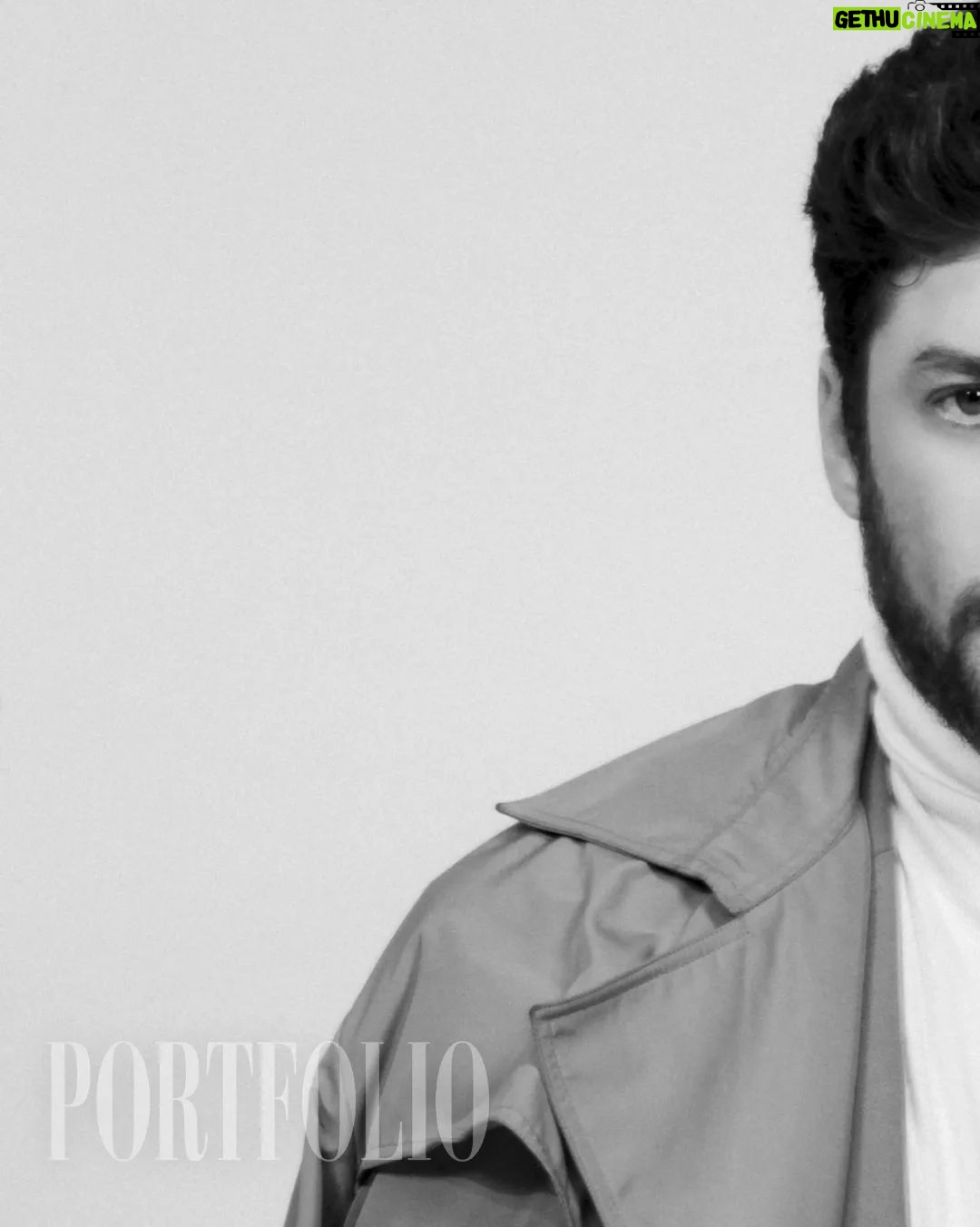 Leonardo Miggiorin Instagram - O editorial especial emDesconstrução deste sábado é com o ator Leo Miggiorin que, aos 41 anos de idade, fecha o ano de 2023 do jeito que mais gosta: repleto de trabalho. Ele iniciou nessa semana as gravações da novela Beleza Fatal, da HBO, onde interpreta o presidiário Rafuda, um personagem que, segundo ele, é bem diferente de tudo que já fez. Te convido a ver a matéria completa! • Link nos Stories e na Bio #RevistaPortfolio #AmadosdaPortfolio #EditorialemDesconstrucao FICHA TÉCNICA Foto: @andersonmmacedo_ @demmacedo l Make: @sergiorobertbeauty l Styling: @callmebylacerda l Studio: @birohousebr l Criação e Edição: @luizalbertoportfolio e @giovannialbinofoto