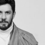 Leonardo Miggiorin Instagram - O editorial especial emDesconstrução deste sábado é com o ator Leo Miggiorin que, aos 41 anos de idade, fecha o ano de 2023 do jeito que mais gosta: repleto de trabalho. Ele iniciou nessa semana as gravações da novela Beleza Fatal, da HBO, onde interpreta o presidiário Rafuda, um personagem que, segundo ele, é bem diferente de tudo que já fez. Te convido a ver a matéria completa! • Link nos Stories e na Bio #RevistaPortfolio #AmadosdaPortfolio #EditorialemDesconstrucao FICHA TÉCNICA Foto: @andersonmmacedo_ @demmacedo l Make: @sergiorobertbeauty l Styling: @callmebylacerda l Studio: @birohousebr l Criação e Edição: @luizalbertoportfolio e @giovannialbinofoto
