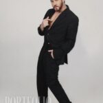 Leonardo Miggiorin Instagram - O editorial especial emDesconstrução deste sábado é com o ator Leo Miggiorin que, aos 41 anos de idade, fecha o ano de 2023 do jeito que mais gosta: repleto de trabalho. Ele iniciou nessa semana as gravações da novela Beleza Fatal, da HBO, onde interpreta o presidiário Rafuda, um personagem que, segundo ele, é bem diferente de tudo que já fez. Te convido a ver a matéria completa! • Link nos Stories e na Bio #RevistaPortfolio #AmadosdaPortfolio #EditorialemDesconstrucao FICHA TÉCNICA Foto: @andersonmmacedo_ @demmacedo l Make: @sergiorobertbeauty l Styling: @callmebylacerda l Studio: @birohousebr l Criação e Edição: @luizalbertoportfolio e @giovannialbinofoto