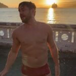 Leonardo Miggiorin Instagram - Chega a manteiga derrete ♥️💦 @victor_amado_pb 📸 #liniker #calor (sente a luz do ☀️)
