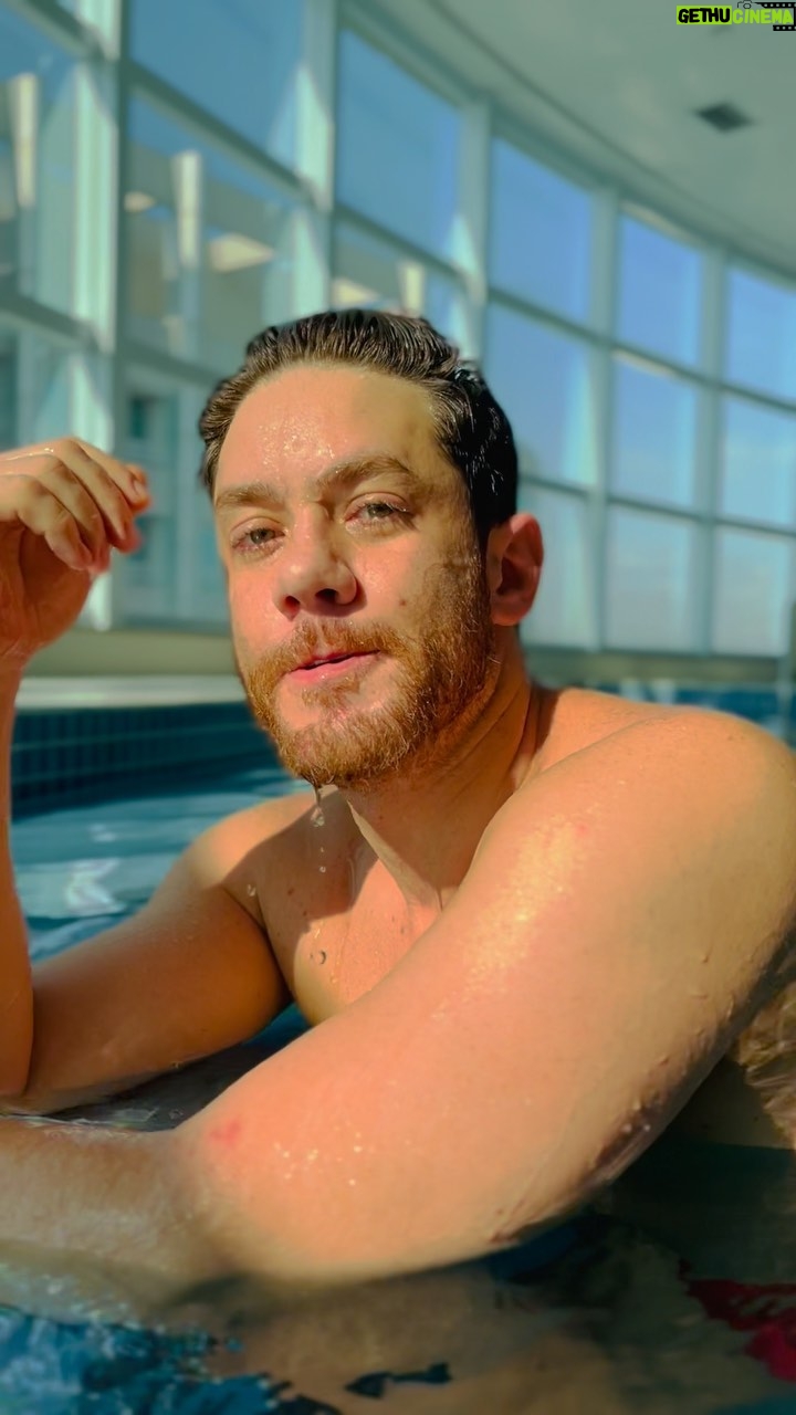 Leonardo Miggiorin - 7.2K Likes - Ego trip de verão! 😛😆
Não tem jeito, janeiro aqui é assim. 🔥
Um fogo incontrolável. hahah
Deve ser o inferno astral. 📆 🤷♂️
E quer saber? Por mim podia ser janeiro o ano inteiro. 🤸♂️💦😆
Bora dar um mergulho?
O que eu quero Mário Alberto?? 🙅♂️🙆♂️🤷♂️😇