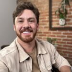 Leonardo Miggiorin Instagram - Que tal treinar e desenvolver habilidades de comunicação de um jeito prático e rápido? O Ator e Psicólogo Leonårdo Miggiorin está lançando o @comunik360 um curso on-line para todos aqueles que querem ganhar desenvoltura em sua fala diante das telas ou do público. Venham conhecer este novo projeto que pretende ajudar muitas pessoas!! #comunik360