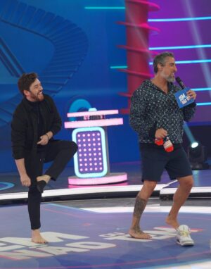 Leonardo Miggiorin Instagram - Que programaa! ✨ Muito obrigado ao @caldeiraocommion pelo convite, amei fazer parte dessa edição com meus colegas de elenco, que saudade imensa e que prazer rever vocês!

E aí pessoal, me contem aqui nos comentários, o que vocês acharam do programa? 👇😍