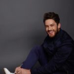 Leonardo Miggiorin Instagram – Não importa qual sua profissão ou de onde vem seu sucesso. Ele não se sustenta sem valores humanos como gratidão, empatia, simplicidade e afeto. 

Porque você se tornará alguém poderoso demais, ambicioso demais, insatisfeito demais…e o pior, sem aliados. Isso é sucesso? 📈📉

O sucesso profissional está atrelado ao seu sucesso pessoal. Liderar uma vida significa passar pelos desafios que toda pessoa deve enfrentar para “tornar-se pessoa”. Um passo depois do outro.

#sucesso #carreira #profissão #liderança #valores