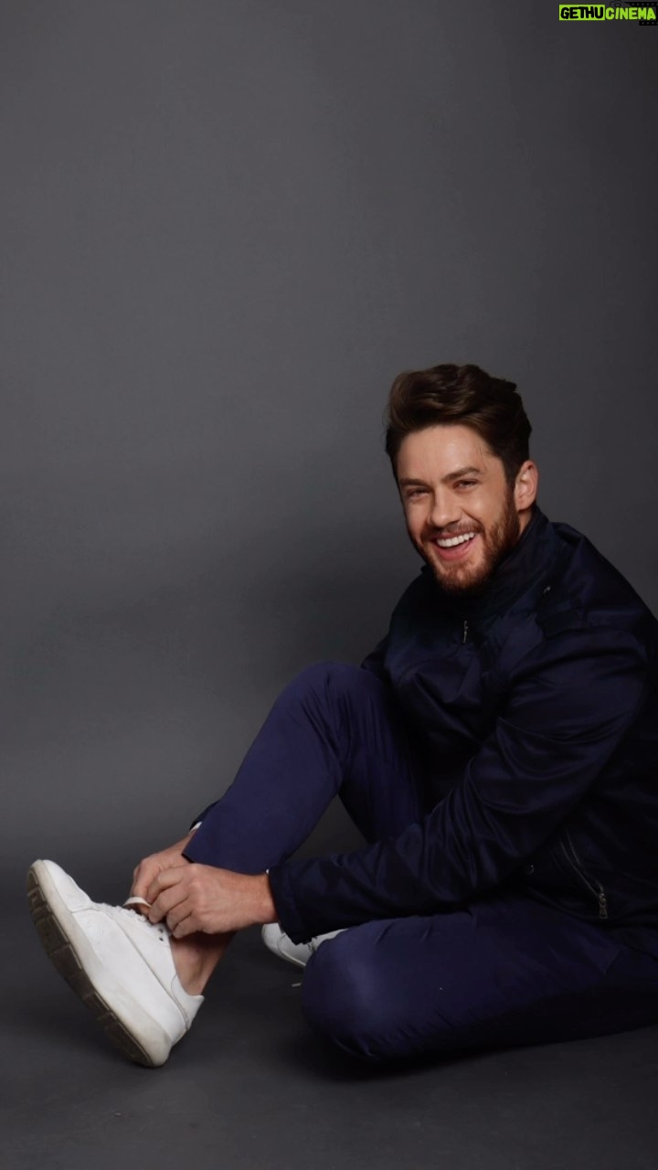 Leonardo Miggiorin - 2.9K Likes - Não importa qual sua profissão ou de onde vem seu sucesso. Ele não se sustenta sem valores humanos como gratidão, empatia, simplicidade e afeto.
Porque você se tornará alguém poderoso demais, ambicioso demais, insatisfeito demais…e o pior, sem aliados. Isso é sucesso? 📈📉
O sucesso profissional está atrelado ao seu sucesso pessoal. Liderar uma vida significa passar pelos desafios que toda pessoa deve enfrentar para “tornar-se pessoa”. Um passo depois do outro.
#sucesso #carreira #profissão #liderança #valores