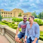 Leonardo Miggiorin Instagram - Sim pra tudo que a vida tem de bom pra gente! Que 2024 traga risadas como essas e muita alegria pra todos! #2024 com paixão e muita alegria!! 💙😁 Museu do Ipiranga