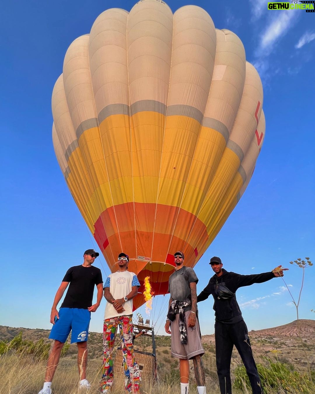 Lewis Hamilton Instagram - (Re)start as you mean to go on 🤙🏾
