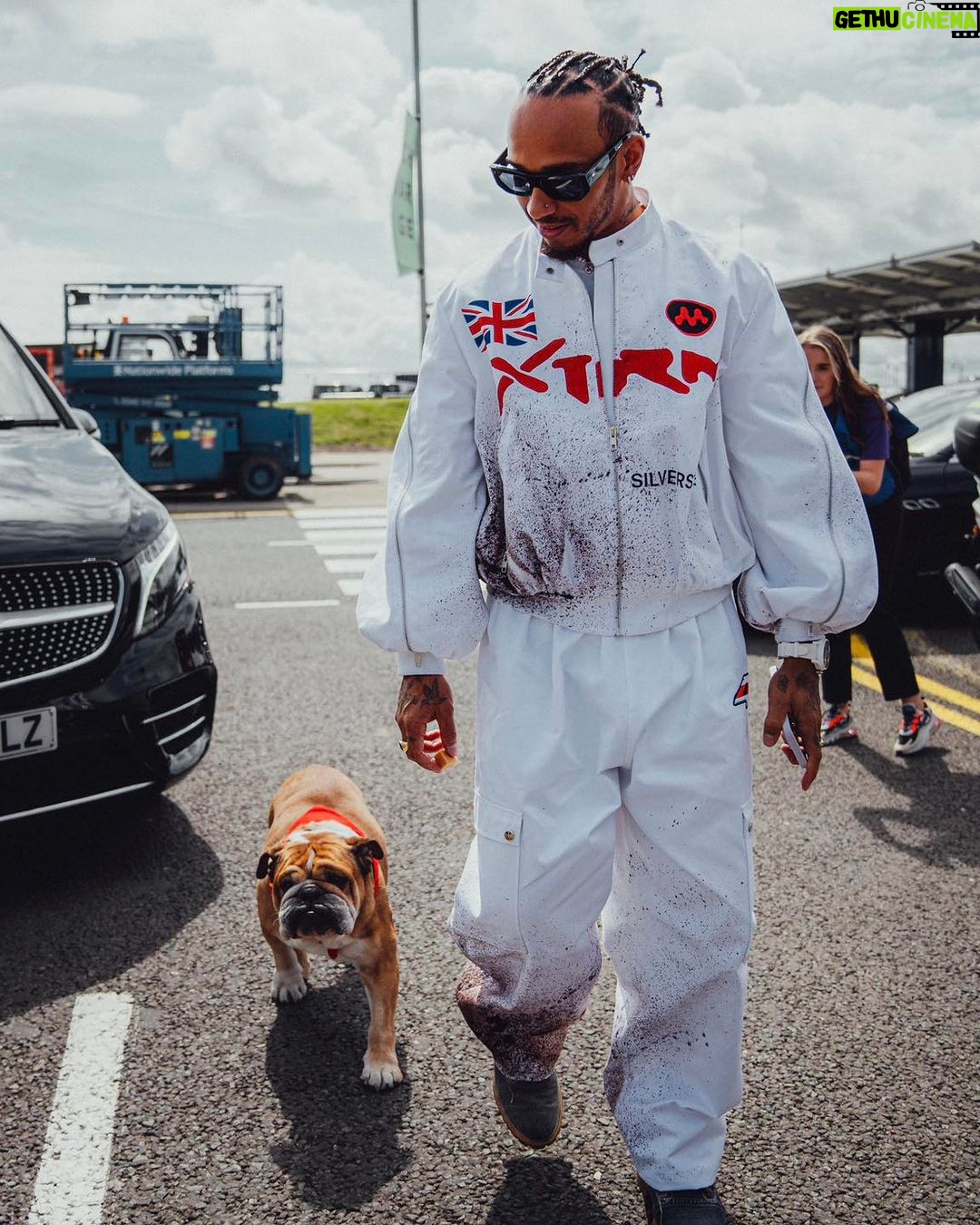 Lewis Hamilton Instagram - the boys are back 🇬🇧
