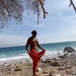 Lewis Hamilton Instagram - Started my week with 15K run and a 12 degree dip. Love this feeling 🏃🏾‍♂️🌊