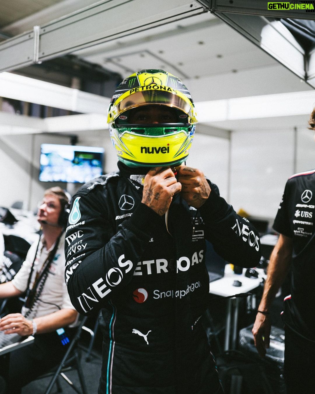 Lewis Hamilton Instagram - Bringing everything I can to the battle today. Brazil, as always, the love here is beautiful. There's no place like it 🇧🇷 Levando tudo o que posso para a batalha de hoje. Brasil, como sempre, o amor aqui é lindo. Não há lugar como aqui 🇧🇷