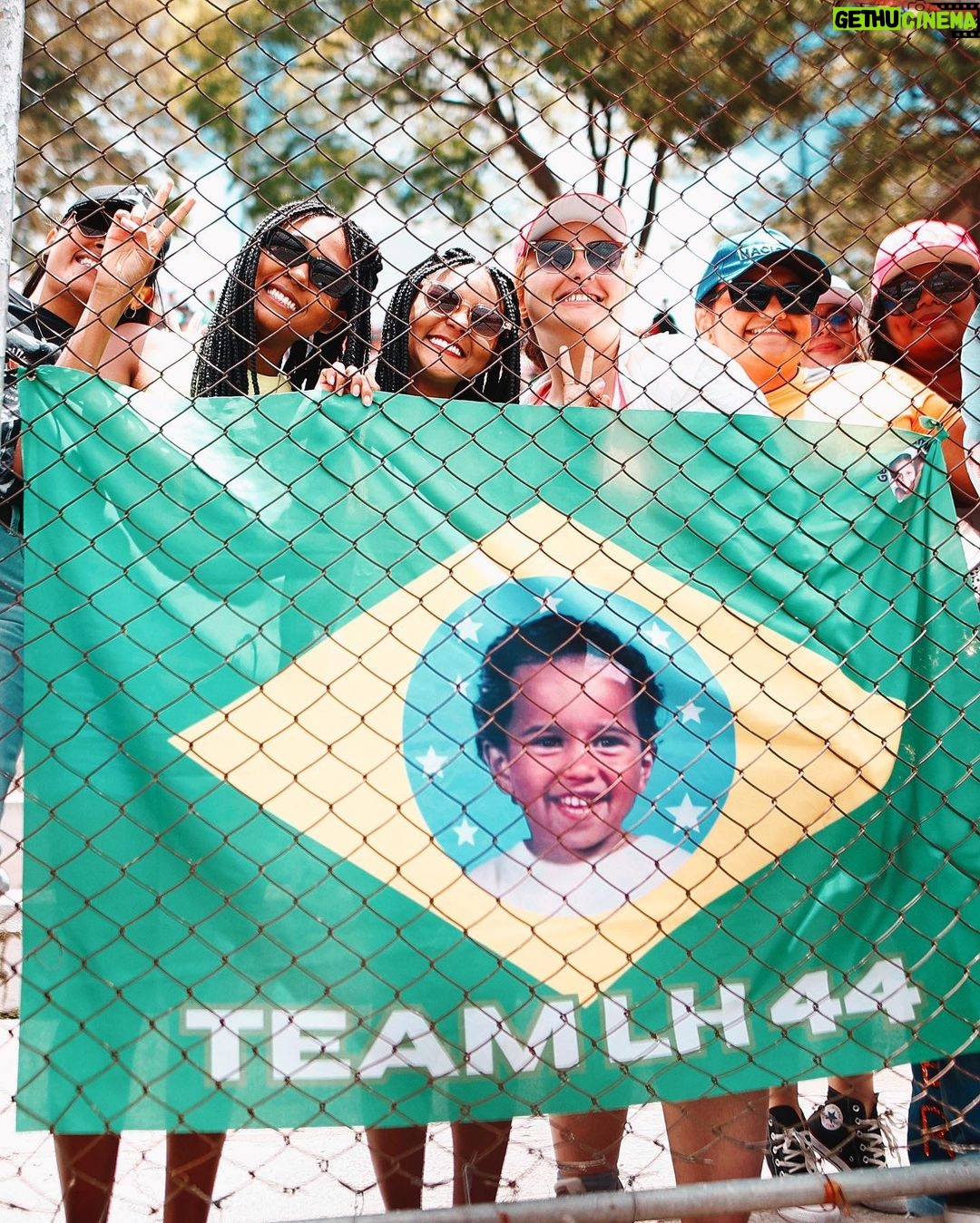 Lewis Hamilton Instagram - Bringing everything I can to the battle today. Brazil, as always, the love here is beautiful. There's no place like it 🇧🇷 Levando tudo o que posso para a batalha de hoje. Brasil, como sempre, o amor aqui é lindo. Não há lugar como aqui 🇧🇷