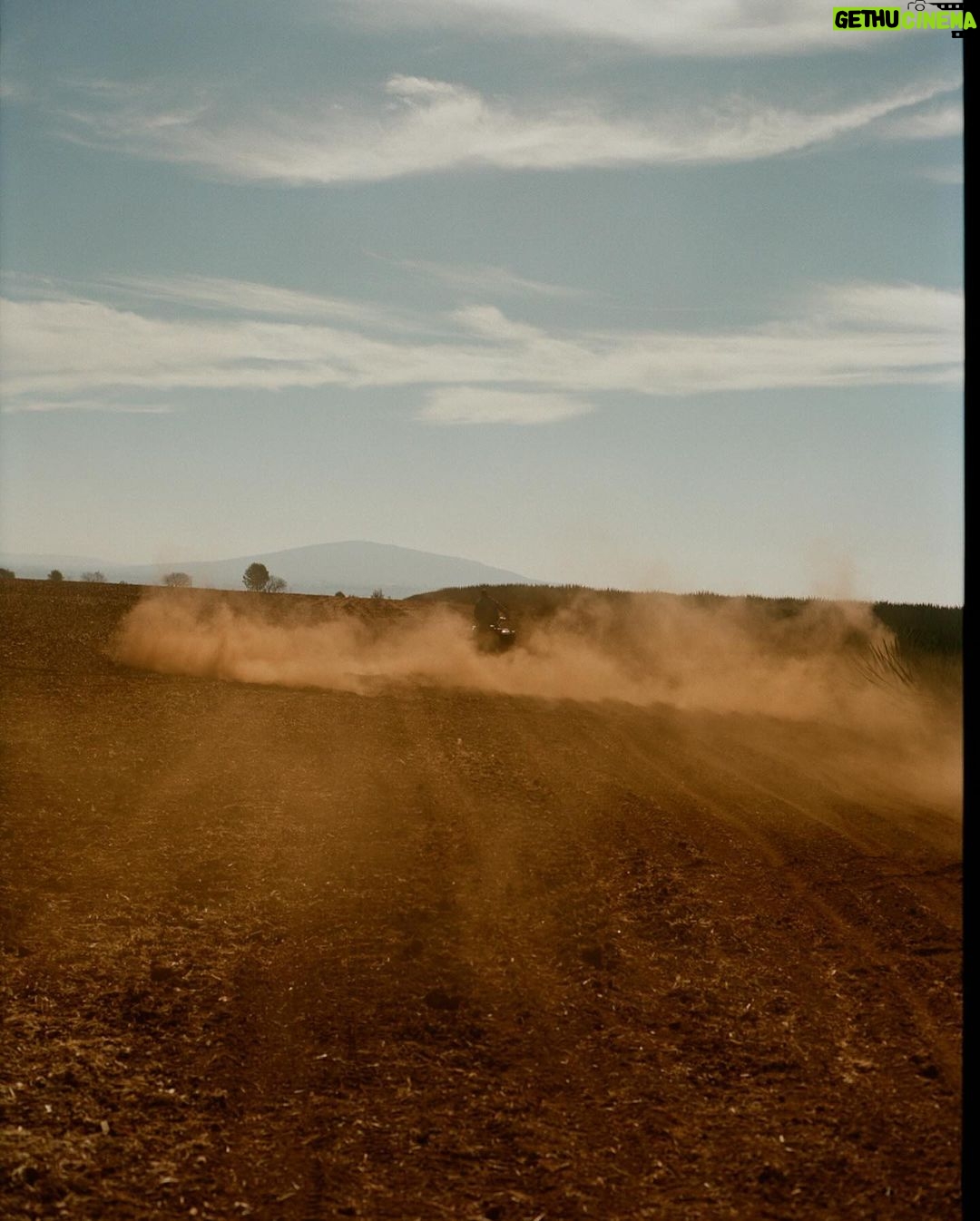 Lewis Hamilton Instagram - It's finally here. Welcome to @Almave, the world’s first and only non-alcoholic spirit created from real blue agave. Almave is for people like myself, who are always pushing the limits of whats possible, who enjoy the taste of tequila but are focused on balance, longevity, and living fully. When I first met @agabiotico, two things became clear: we both like tequila and something was missing from the market. Almave adapts time-honoured tequila-making practices to create a non alc spirit that doesn’t compromise on taste or quality. So proud to be a founder. I hope you approach it with an open mind, try it, and love it as much as I do. Let’s go beyond proof. #Almave #BeyondProof