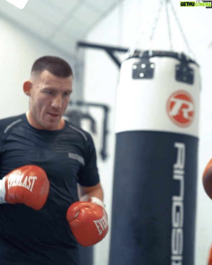 Liam Williams Instagram - Big fuck up Friday session done this morning.. haven’t felt right since but I heard that @pads_with_rel ain’t feeling great after the body shot he took either 🤣 - Absolutely love my new @mizunouk boots too.. sexiest boot on the market 😍 thanks for looking after me and getting a quick turn around 🤝🏻 the best! - #machine #teamwilliams 🥊 Cardiff