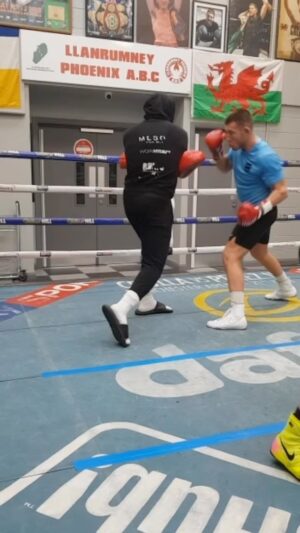 Liam Williams Instagram - Take that big fella 🤣💥
#machine