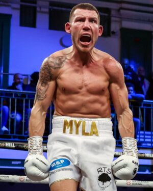 Liam Williams Instagram - Closing in on fight week!!

 Friday night we’re back baby 👊🏼
#machine
