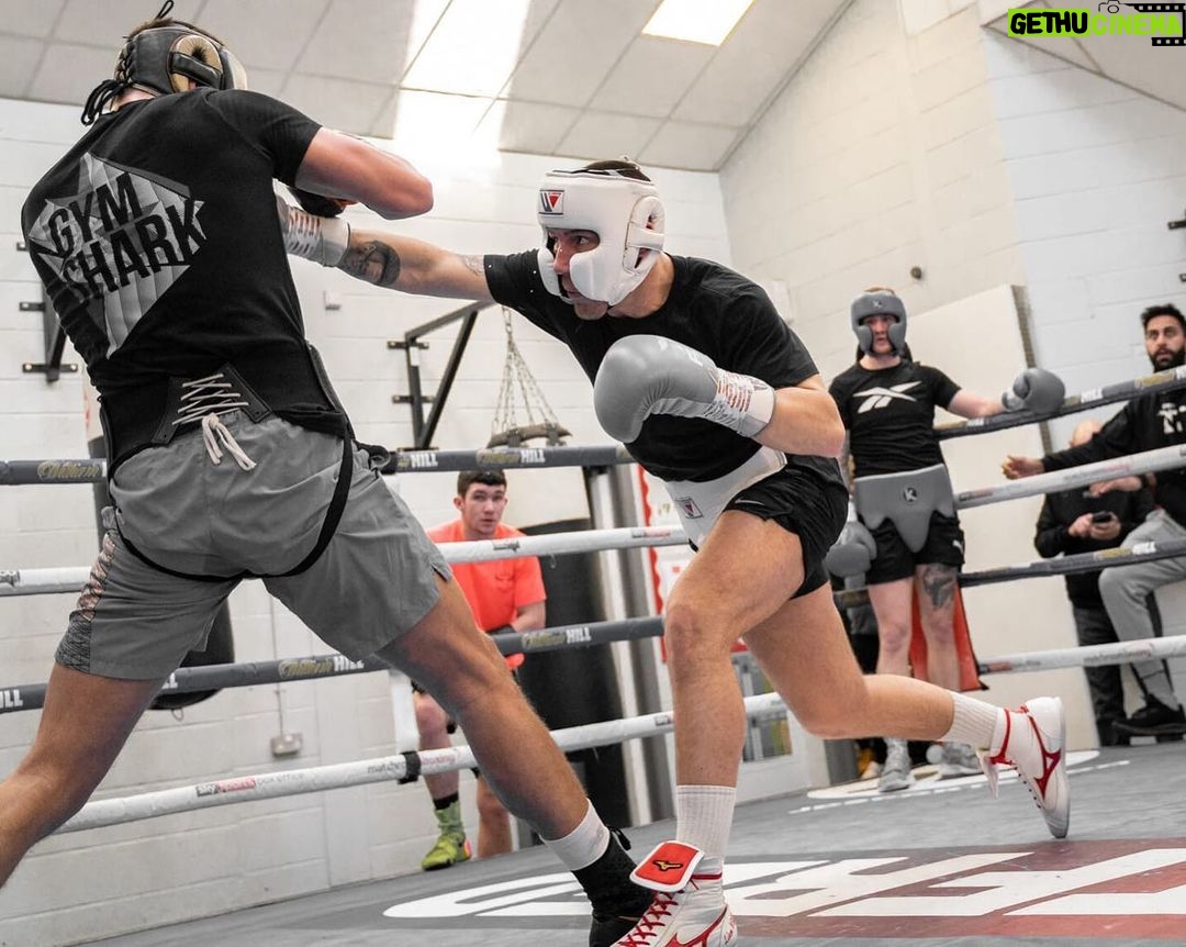 Liam Williams Instagram - Couple snaps from yesterdays sparring with the lads 👍🏼 #machine