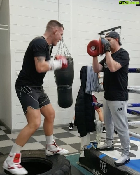Liam Williams Instagram - Big fuck up Friday session done this morning.. haven’t felt right since but I heard that @pads_with_rel ain’t feeling great after the body shot he took either 🤣 - Absolutely love my new @mizunouk boots too.. sexiest boot on the market 😍 thanks for looking after me and getting a quick turn around 🤝🏻 the best! - #machine #teamwilliams 🥊 Cardiff