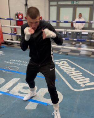Liam Williams Instagram - Last sharpening session done!
Weight good ✅
No stone unturned …I’m ready to rumble!
#machine 🥊