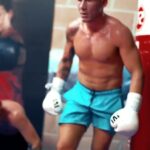 Liam Williams Instagram - Gruelling session this morning with the big boss @thelockettman 🥵 - Shout out to My man @sashshots for putting this short clip together 🤝🏻 - #machine 🥊 Cardiff
