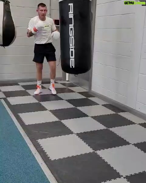 Liam Williams Instagram - Good punching session this morning pads & bags with @thelockettman 🥊 - Fight announcement coming very soon. Looks like Christmas could be on hold till next year 😩🤣 - #machine Cardiff