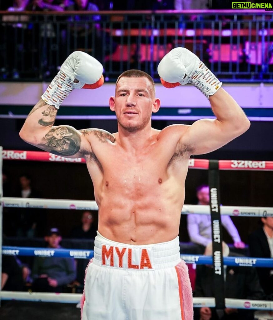 Liam Williams Instagram - 📰 @LiamWilliamsKO recorded his 20th knockout tonight. The middleweight ended a year of inactivity with a first round stoppage of Florin Cardos, clearing the path for a Hamzah Sheeraz showdown in 2024. Ringside report: 🔗 www.kocymru.com [Link in bio] ✍️ @DewiPowell 📸 @SashShots #Boxing #Wales #Bocsio #Paffio #Cymru #WelshBoxing #WelshSpor‪t‬ #KO #Knockout York Hall, Bethnal Green