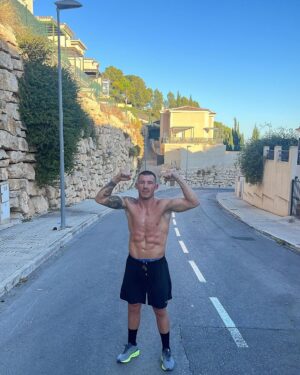 Liam Williams Instagram - Killer hill sprints to finish the week 🫠